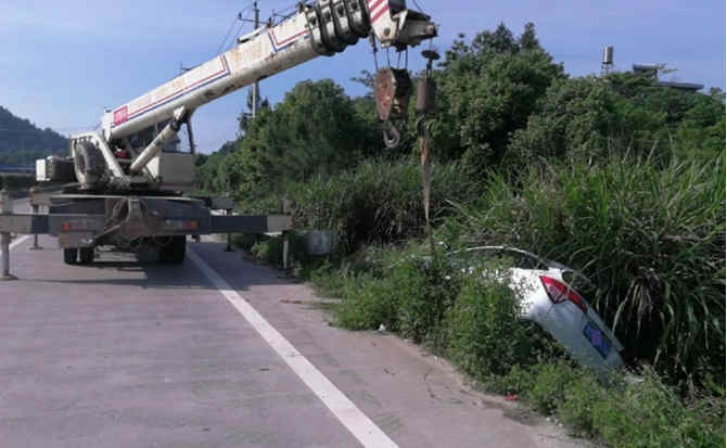 涪城区重载吊车救援 涪城区重载吊车救援
